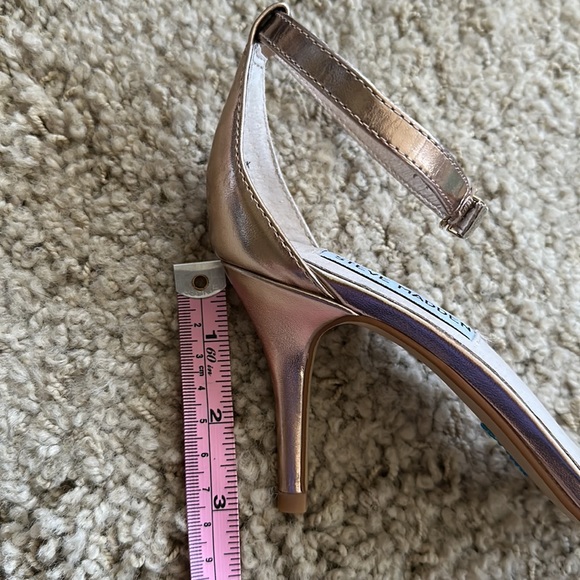 Steve Madden Sillly Sandals, Rose Gold Metallic size 6.5 - Picture 7 of 7